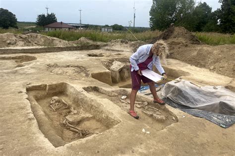 Grobowiec w Mapungubwe!  Odkrycie mistrzowskiej rzeźby z epoki żelaza