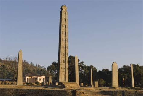  Stela z Aksumu! Monumentalna architektura religijna i mistyczna symbolika w skarbcu Etiopii.